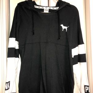 Black and white VS sweatshirt